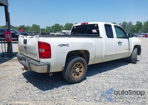 2010 Chevrolet Silverado 1500 Ls z USA, uszkodzony, nr VIN 1GCSKREA2AZ131730